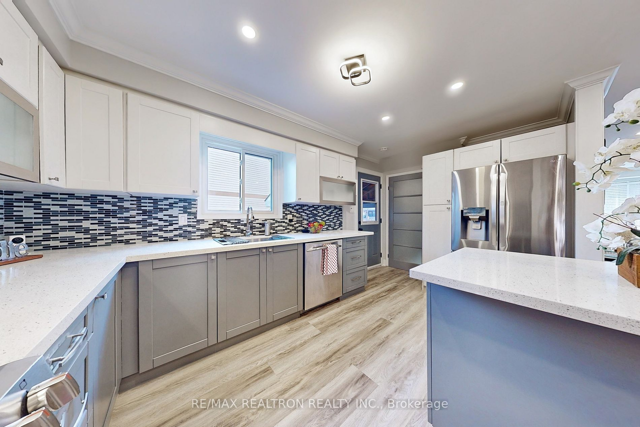 Thornton Rd S & Gibb St - Photo 4 of 9