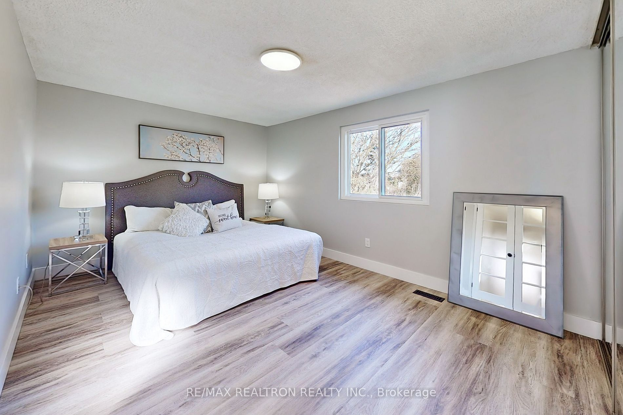 Thornton Rd S & Gibb St - Photo 5 of 9