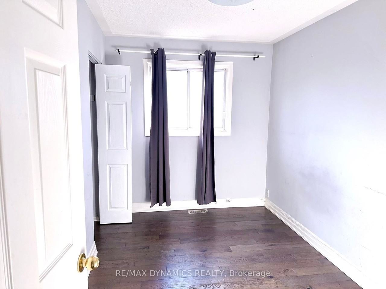 232 Avenue Road - Photo 3 of 6