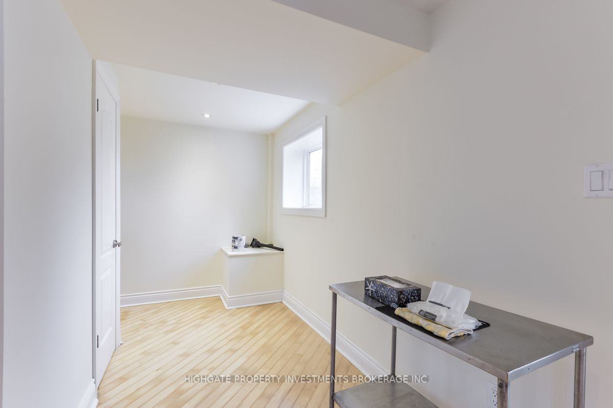 27 Willowbank Avenue #None - Photo 3 of 6