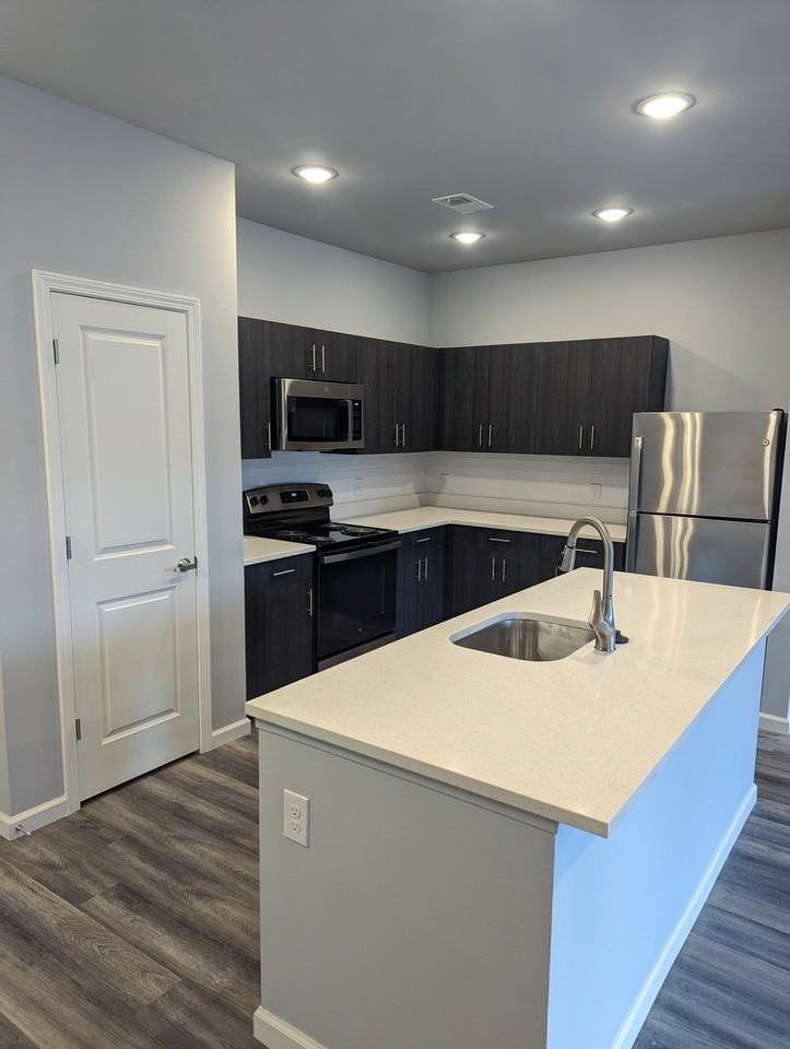 Belmond Flats - Photo 5 of 11