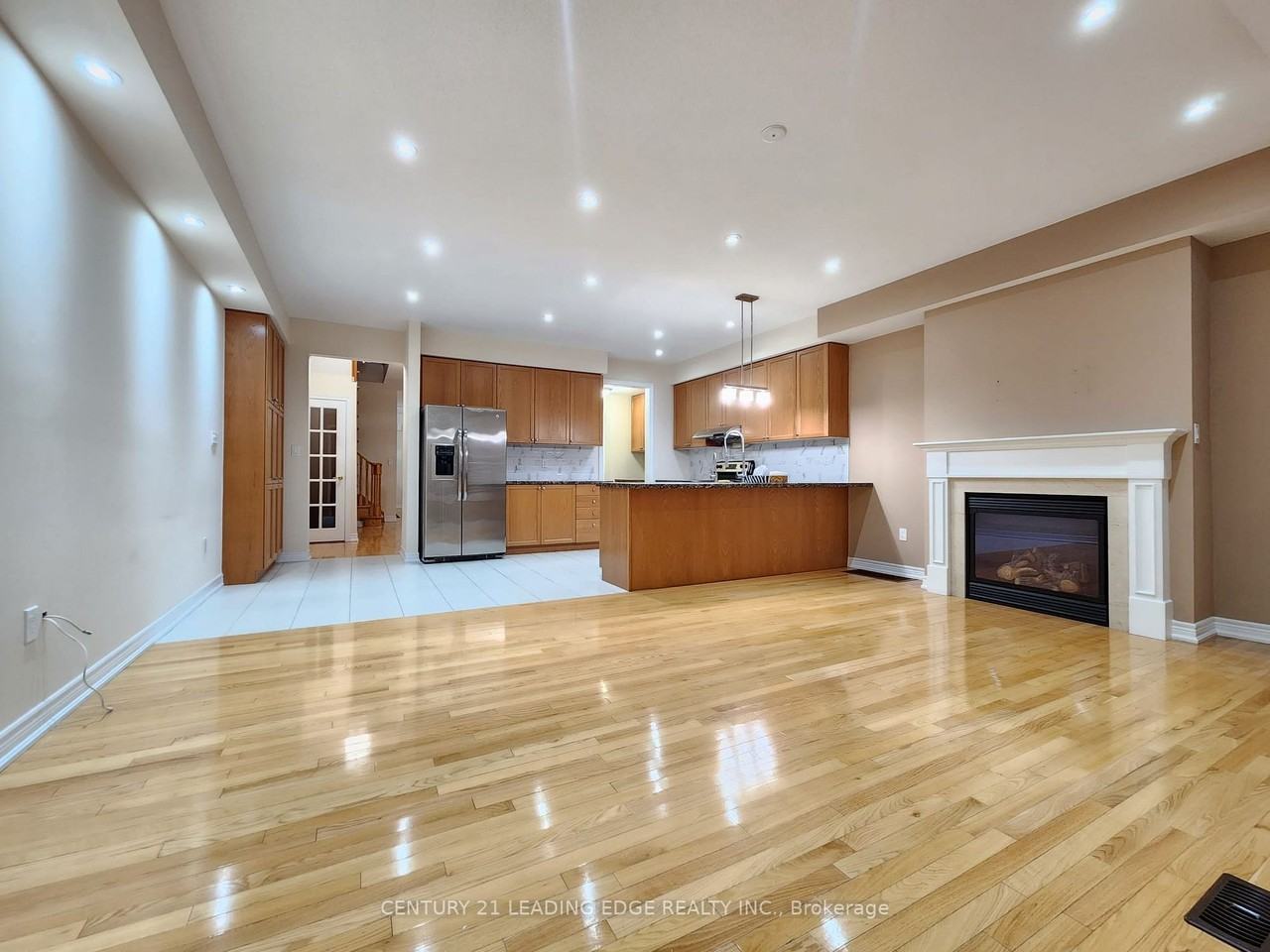 10504 Victoria Square Boulevard - Photo 3 of 20