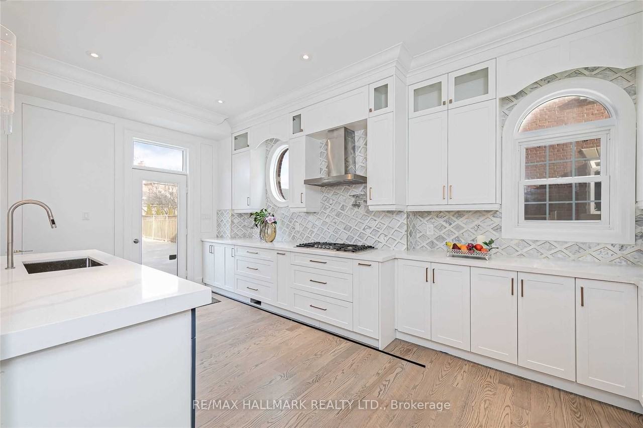 42 Oatlands Crescent - Photo 3 of 6