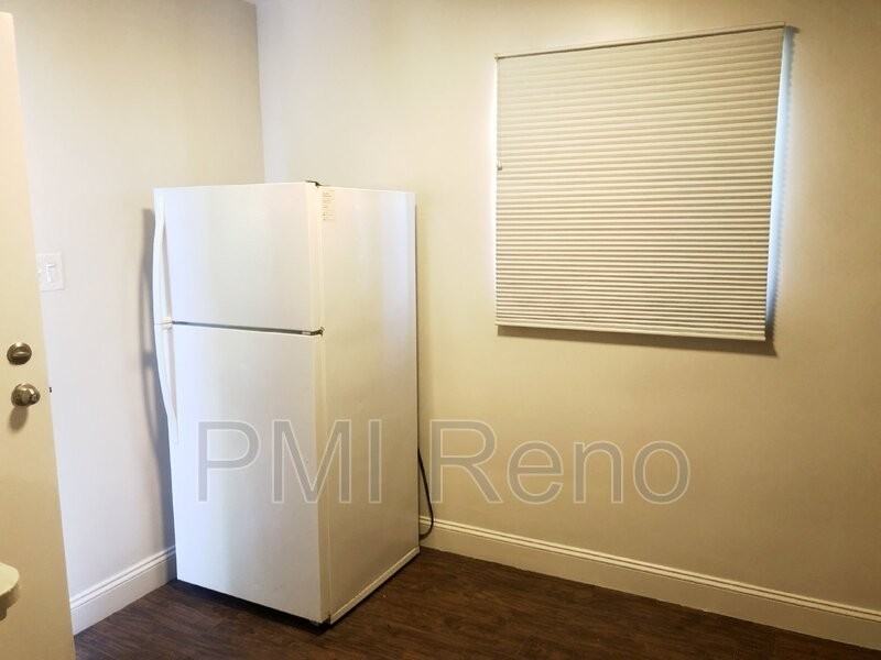 1747 1/2 C St #1B - Photo 2 of 7