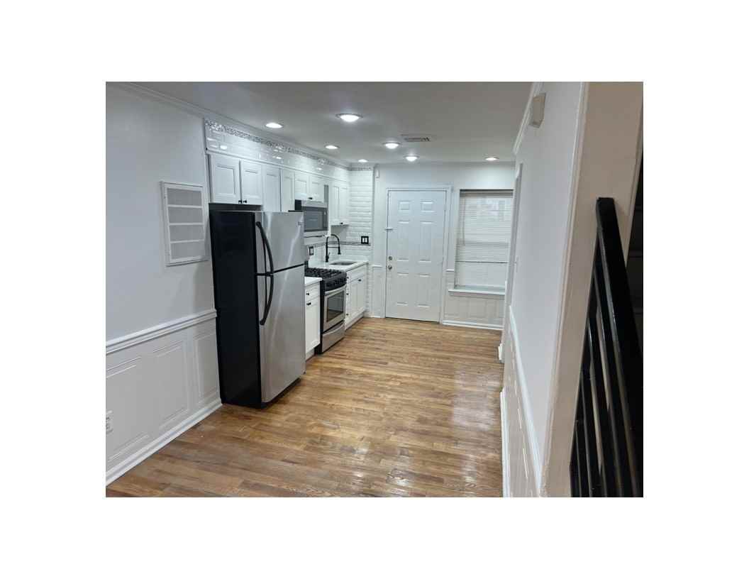 842 Hutton Street - Photo 3 of 10