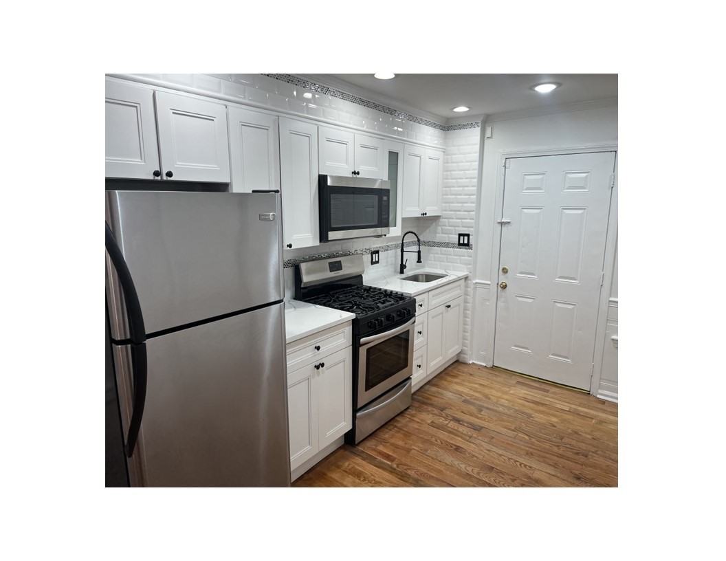 842 Hutton Street - Photo 2 of 10