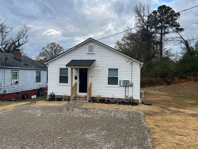 215 Temple Ave - Photo 2 of 19