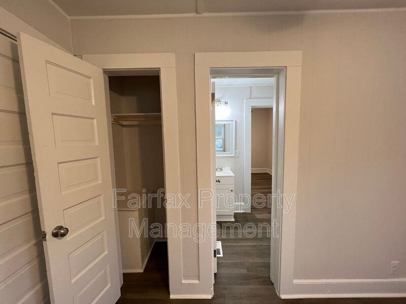 215 Temple Ave - Photo 7 of 19