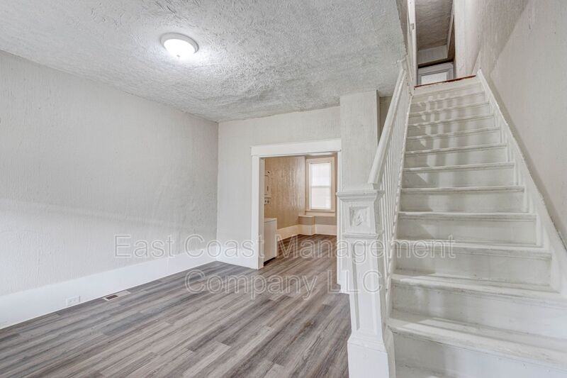 1303 Poplar Grove St - Photo 3 of 23