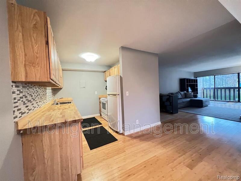 2152 Pauline Blvd #207 - Photo 5 of 29