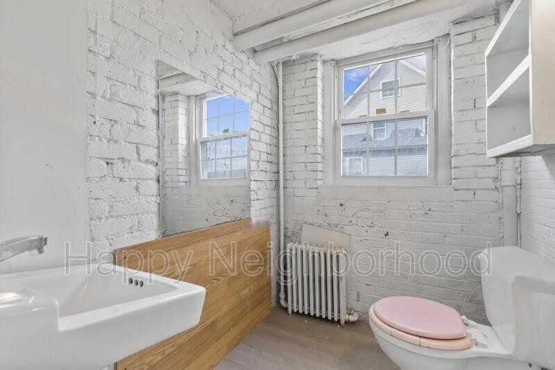 216 East Main Streetunit - Photo 3 of 17
