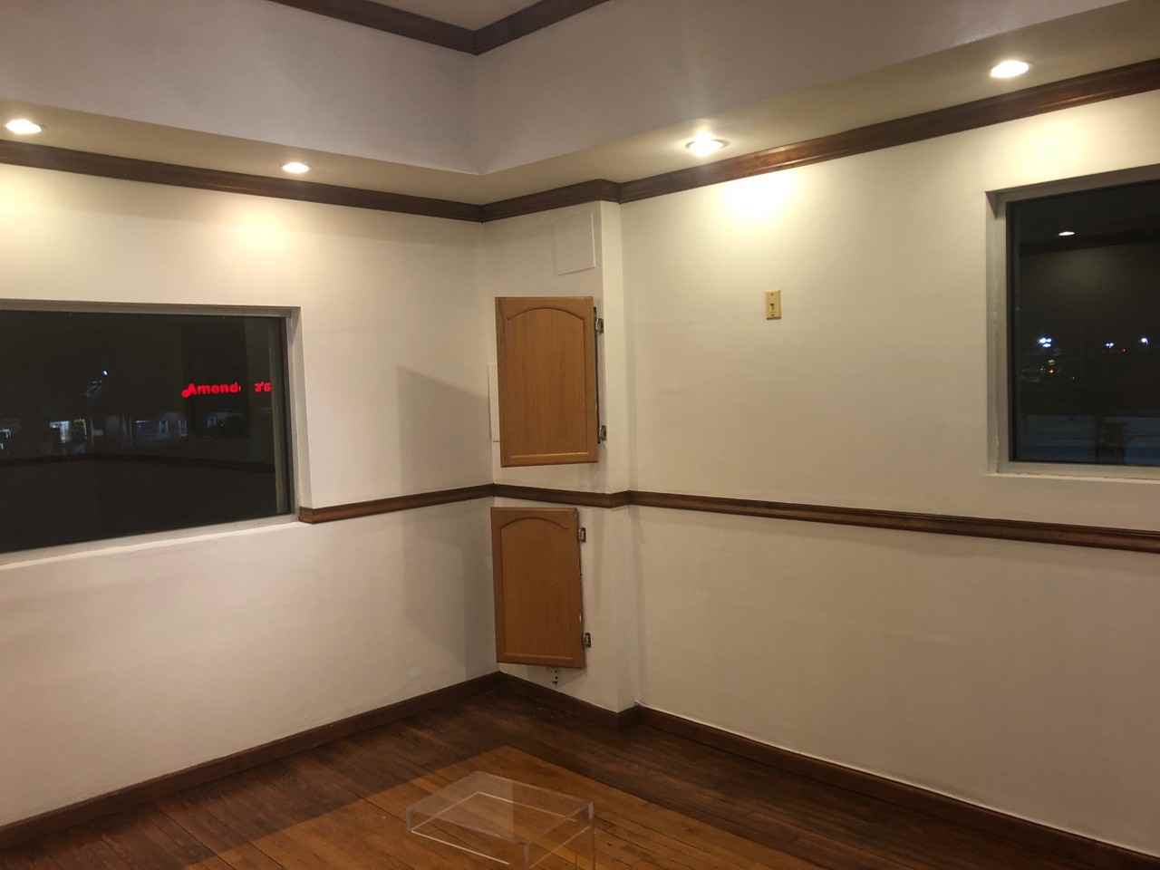 137-135 Sunrise Highway - Photo 2 of 20