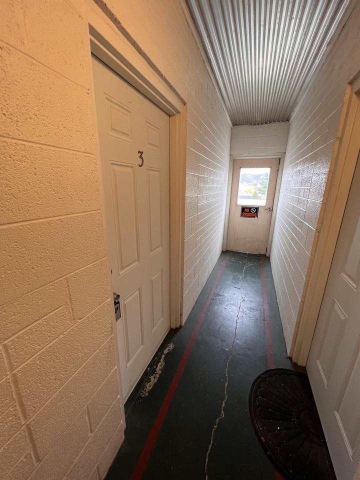 100 North Summit Avenue - Photo 2 of 14