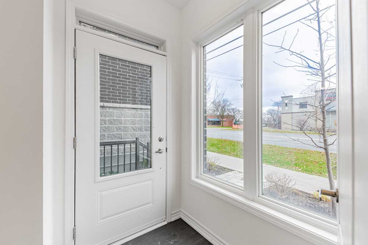 1972 Victoria Park Avenue #21 - Photo 3 of 20