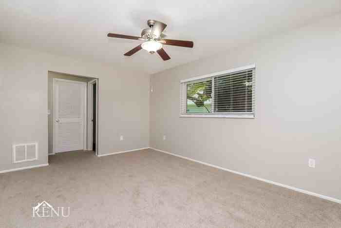 8103 Roxboro Dr - Photo 2 of 16