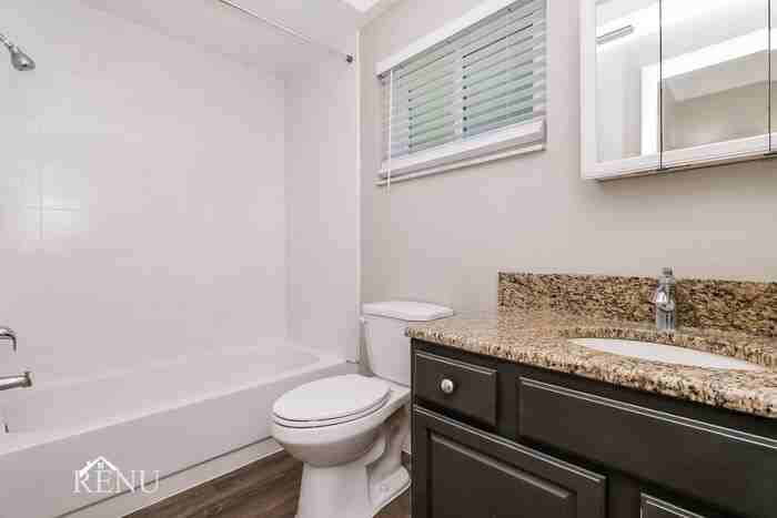 8103 Roxboro Dr - Photo 3 of 16