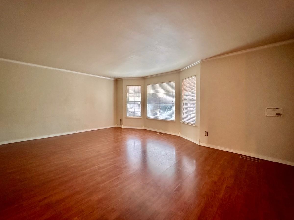 6105 Belle Drive #1 - Photo 3 of 23