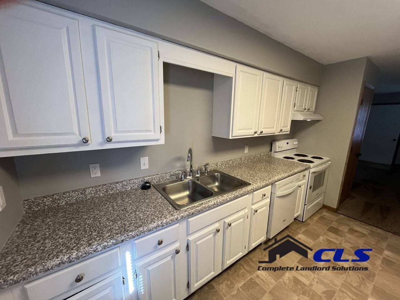 4299 S Avery St - Photo 3 of 22