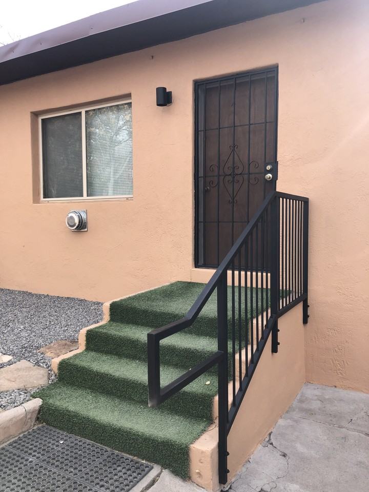 309 Alegre St - Photo 2 of 13