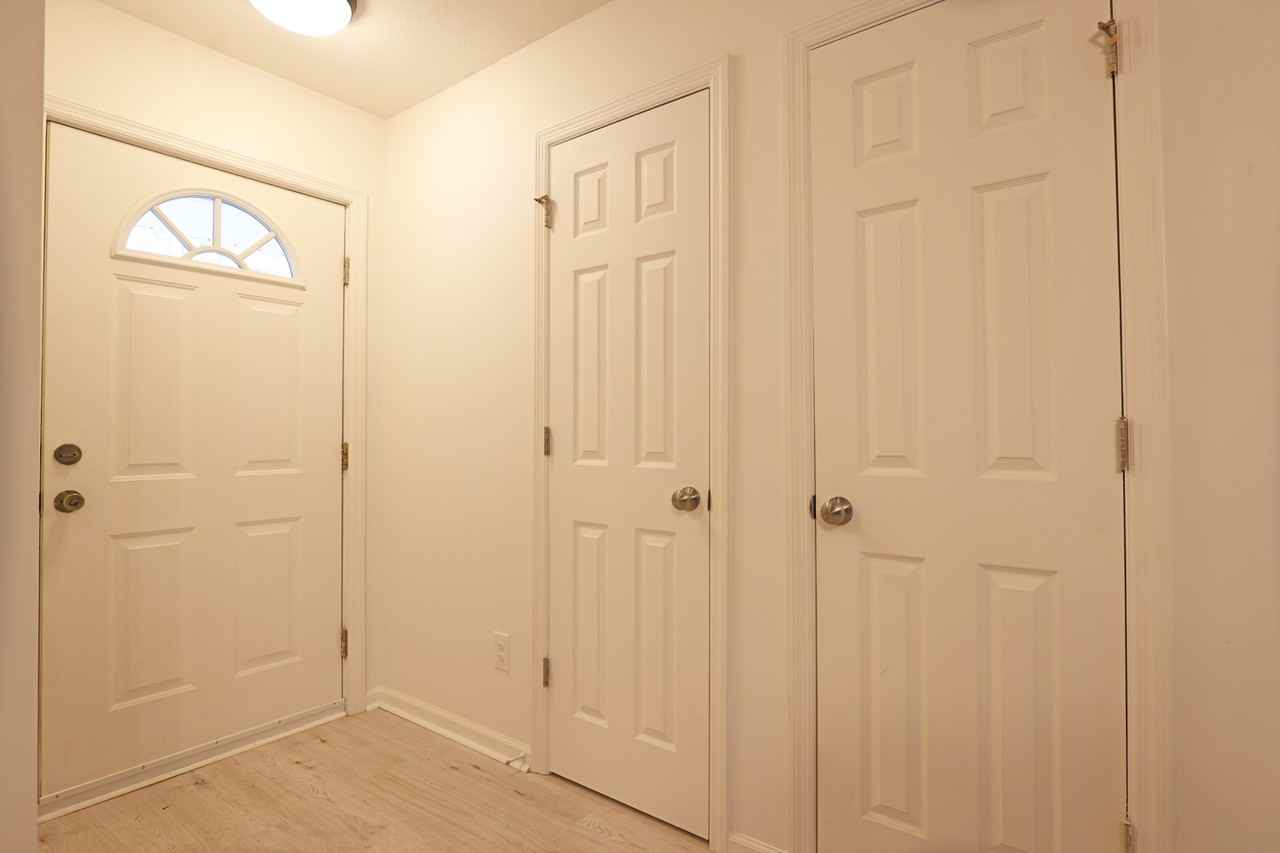 522 W Buena Vista Ave #NA - Photo 3 of 20