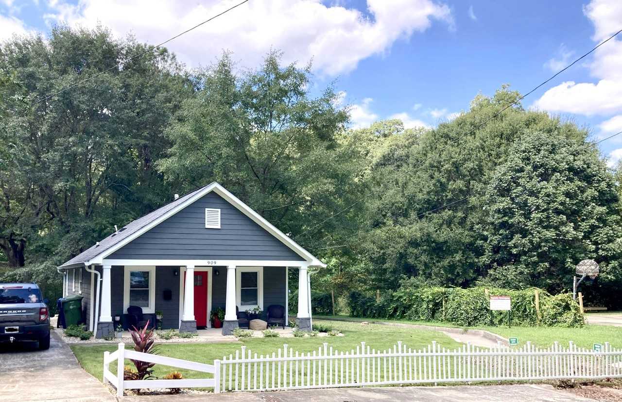 909 Walker Ave Se #NA - Photo 2 of 19