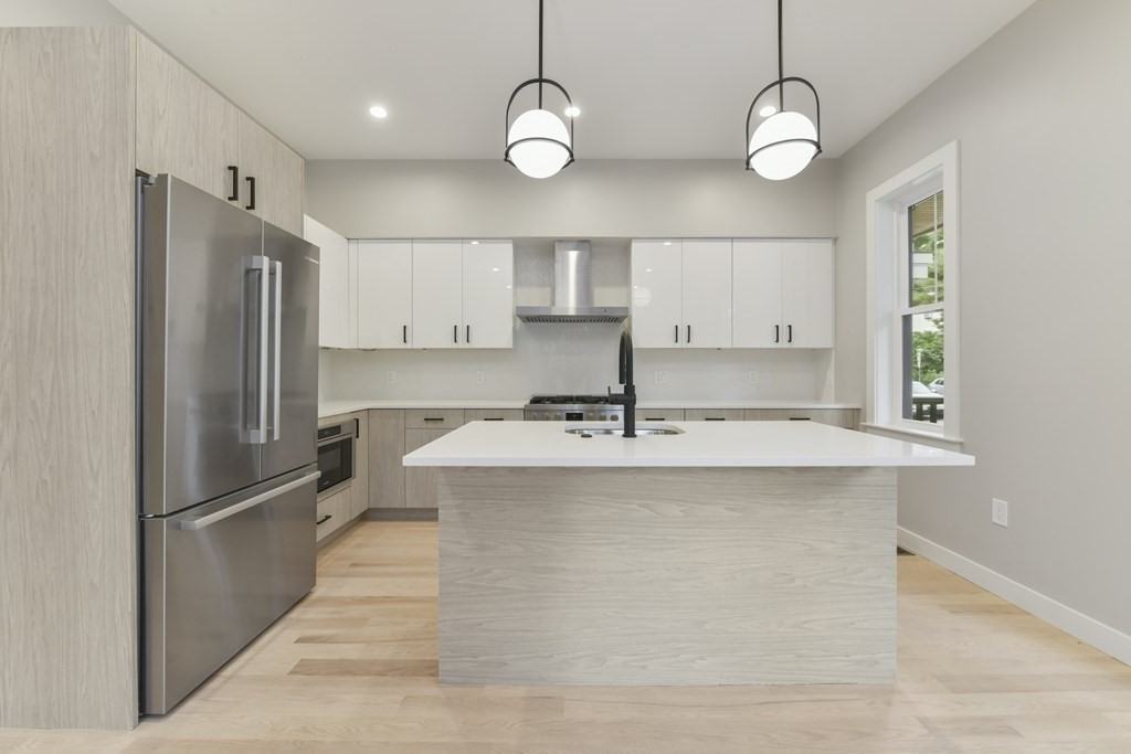 99 Williams St #2 - Photo 3 of 18