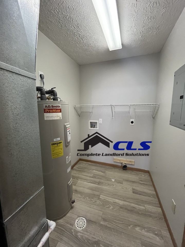 582 College Ave - Photo 7 of 7