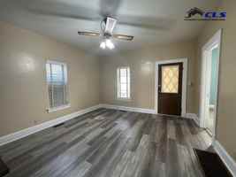 featured image of 1516 Woodley Ave #1