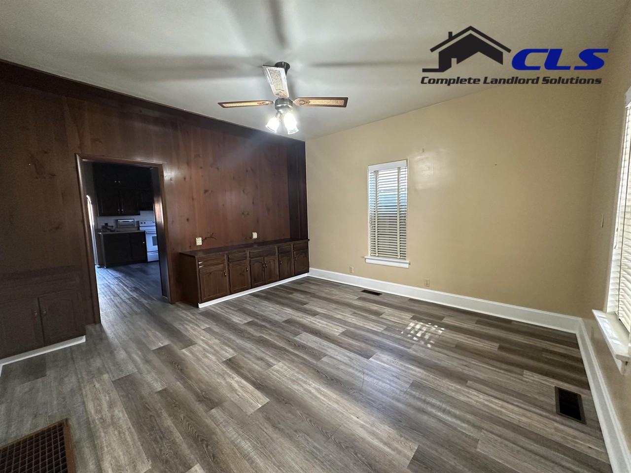 1516 Woodley Ave #1 - Photo 2 of 8