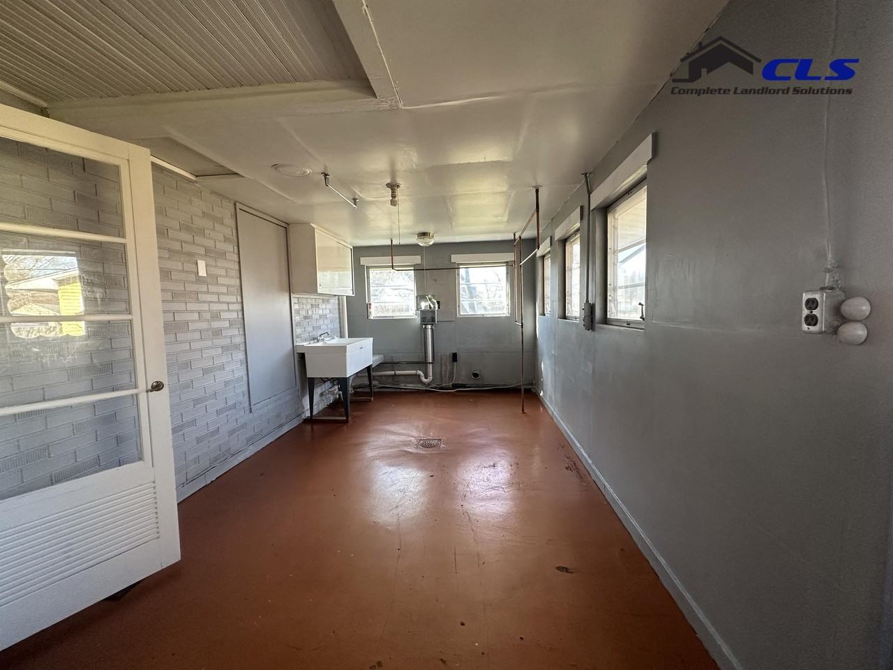 1516 Woodley Ave #1 - Photo 7 of 8