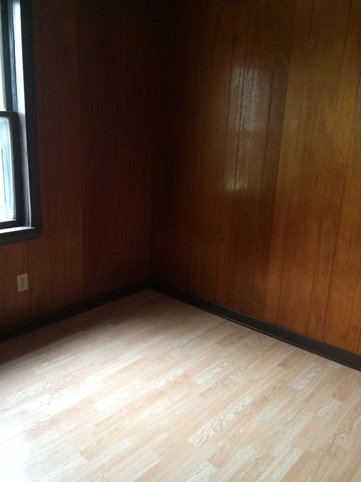 629 1/2 E 4th St #1-2 - Photo 3 of 5