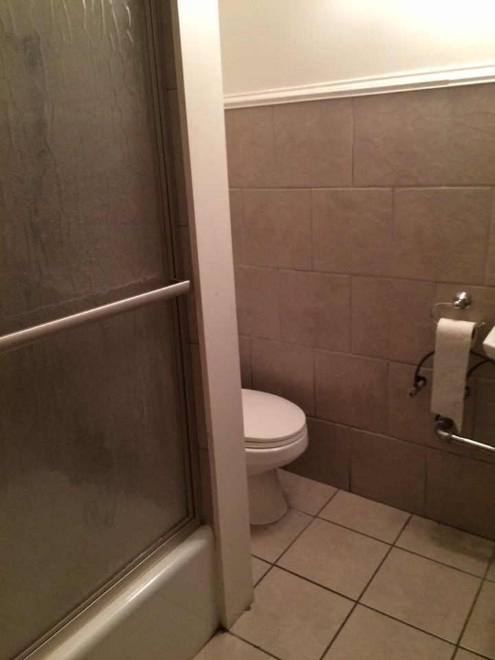 629 1/2 E 4th St #1-2 - Photo 4 of 5