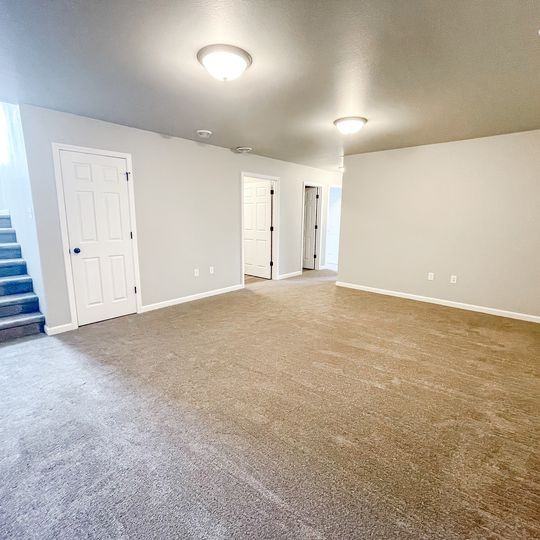 825 United Dr #1 - Photo 5 of 10