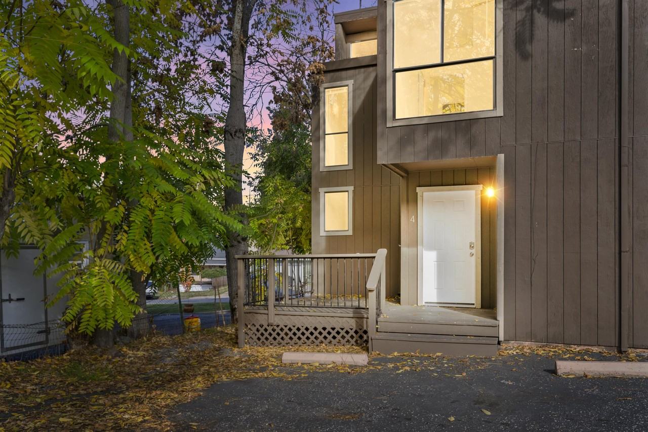 302 Pleasant St #1 - Photo 3 of 22