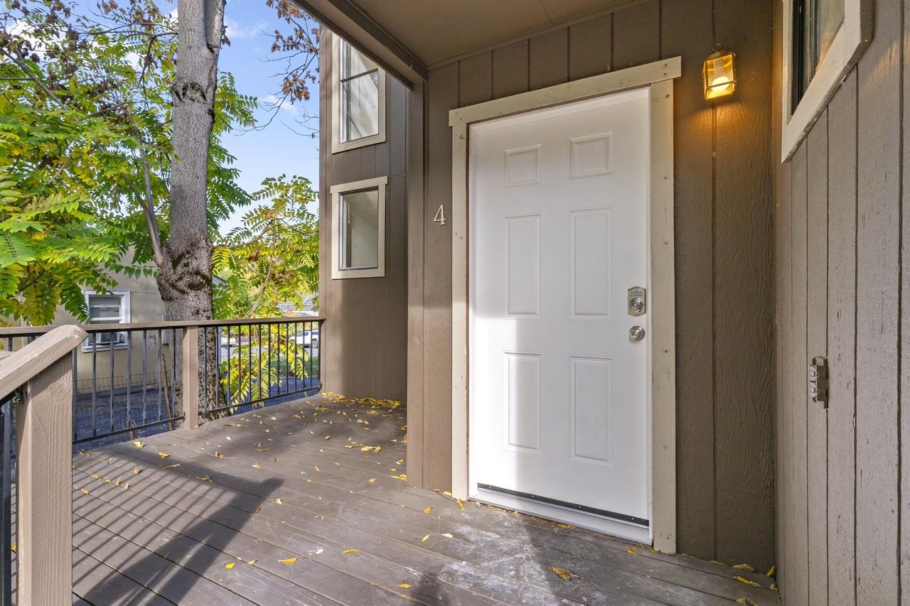 302 Pleasant St #1 - Photo 4 of 22