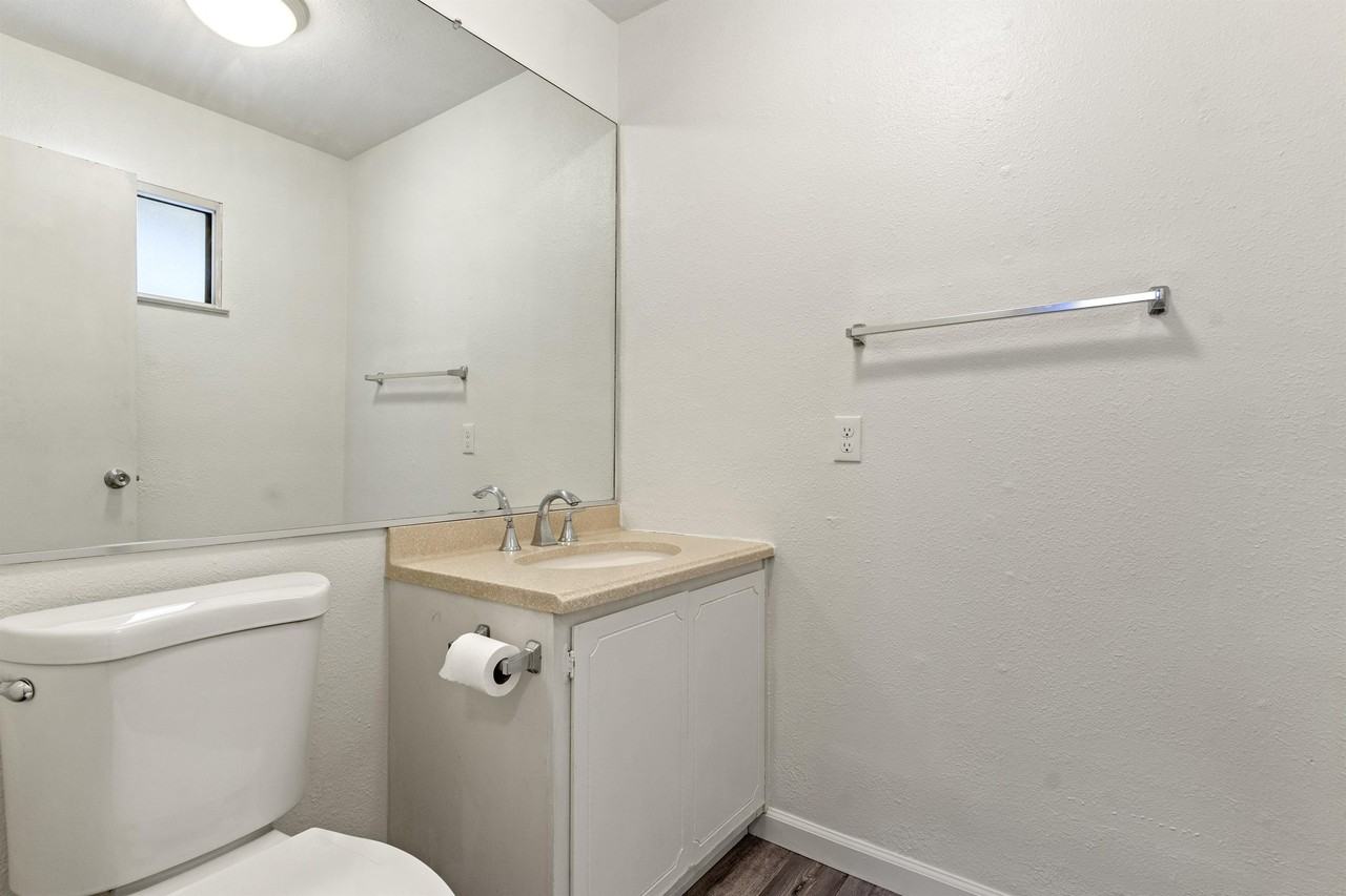 302 Pleasant St #1 - Photo 6 of 22