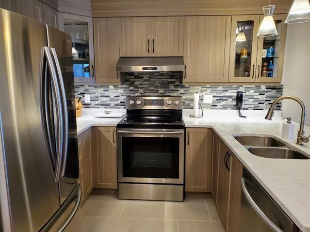 378 Esplanade Ave #316 - Photo 3 of 20