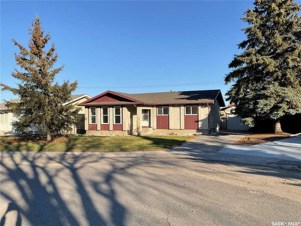 74 Hatton Cres #1 - Photo 3 of 24