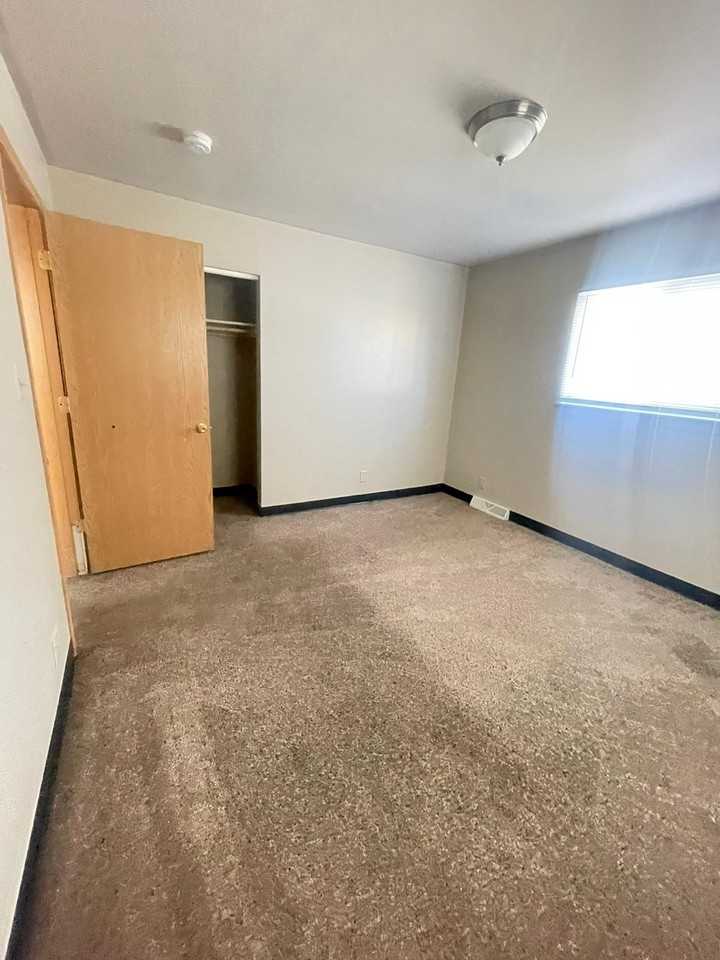 9000 W Carmen Ave #2 - Photo 5 of 6