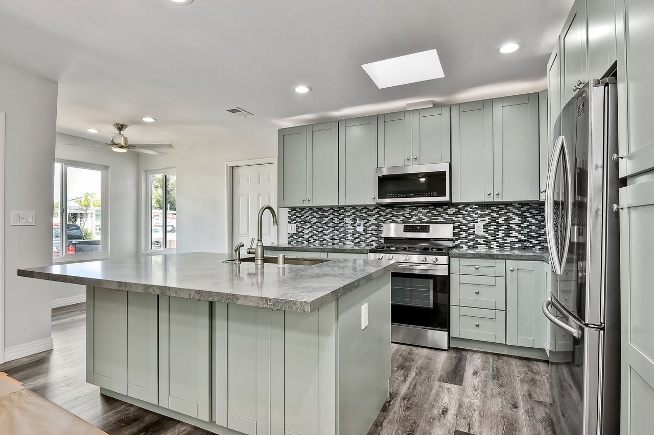 3641 Copley Ave - Photo 2 of 28