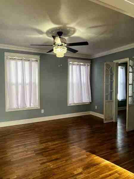 323 Telford St - Photo 2 of 17