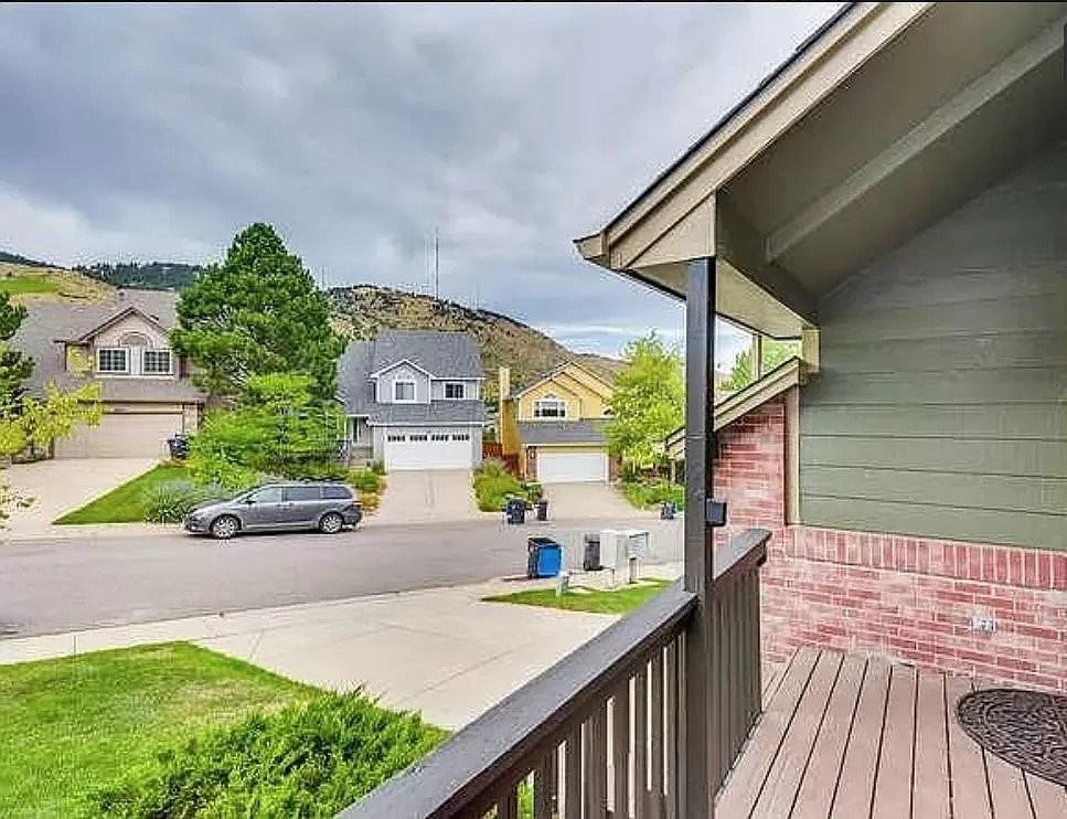 670 Somerset Dr - Photo 3 of 28