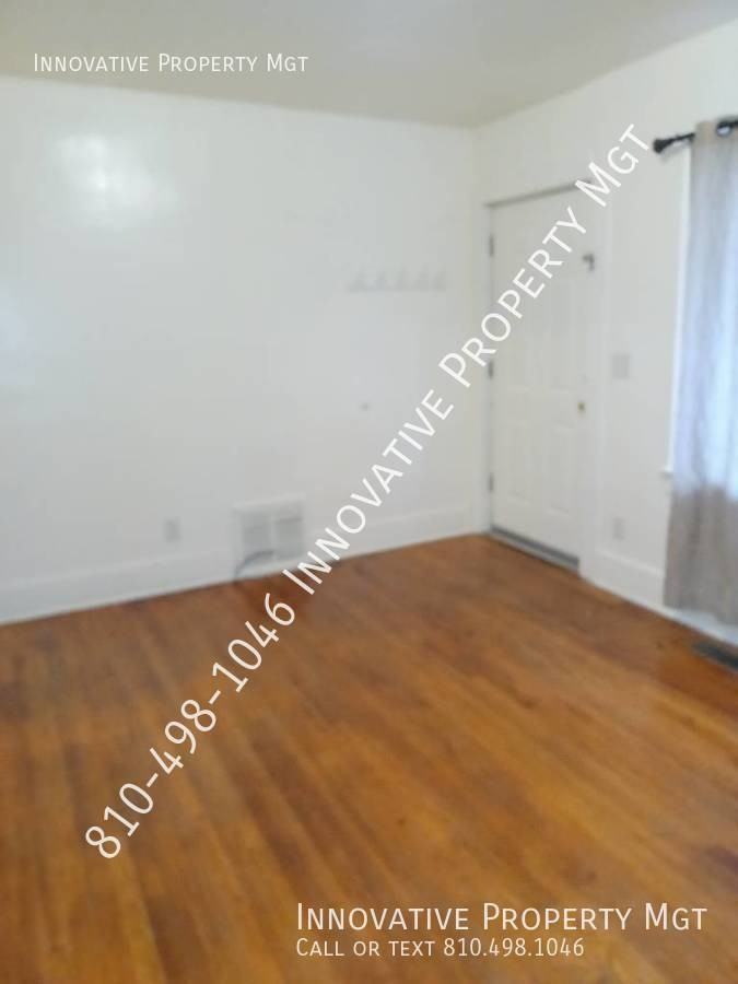 2541 Tyrone St - Photo 2 of 19