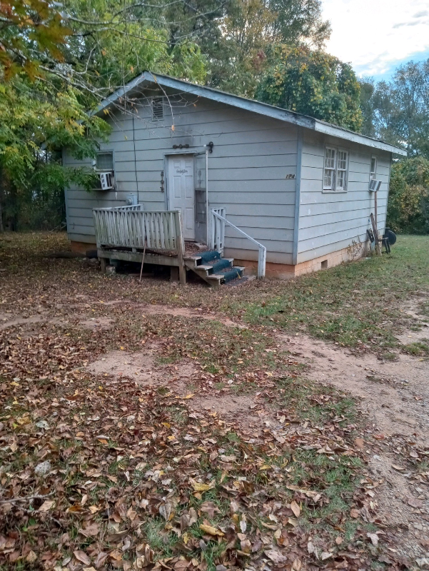 124 Farmington Rd - Photo 2 of 5