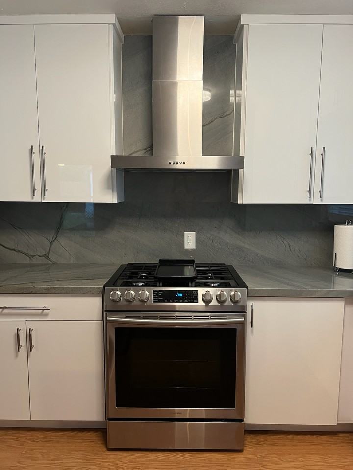 1318 Broadmoor Dr #1 - Photo 4 of 20