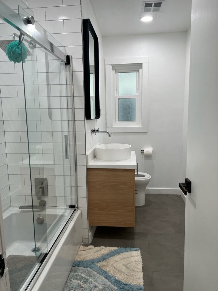 1318 Broadmoor Dr #1 - Photo 7 of 20