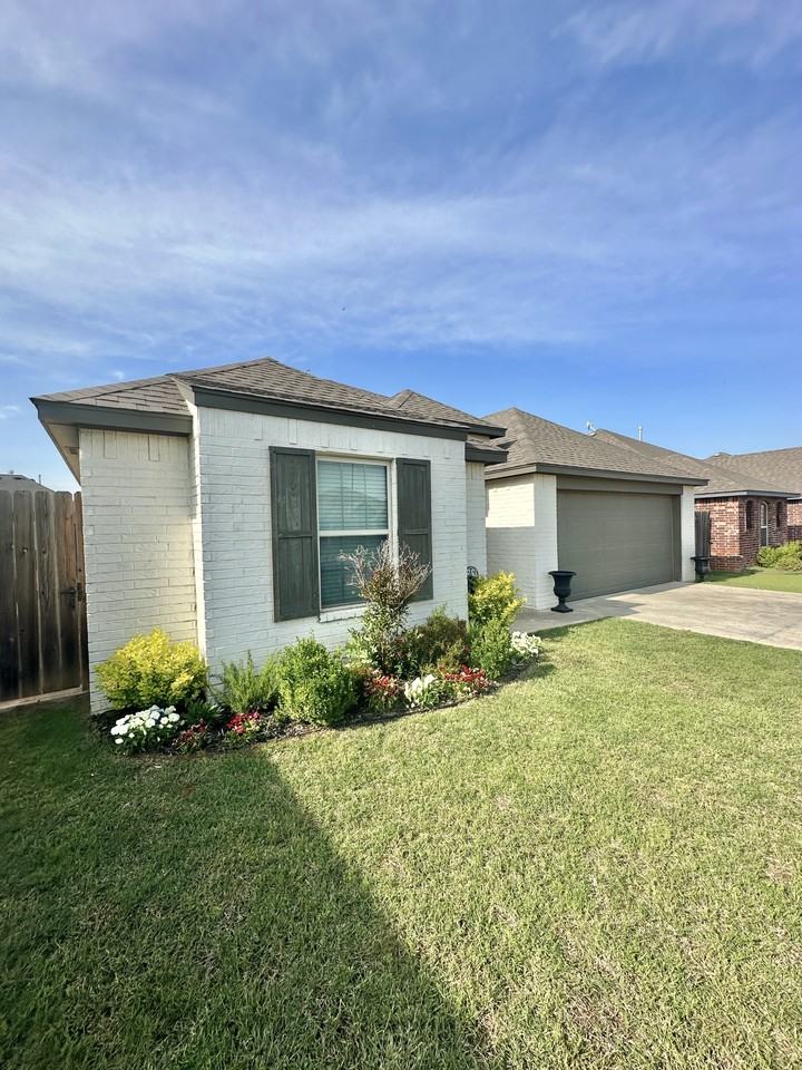 2613 Hayride Dr #NA - Photo 2 of 11