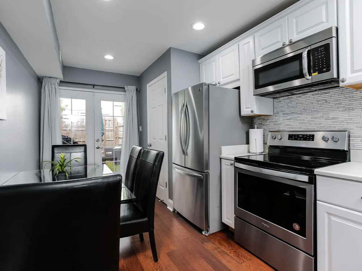 614 S Luzerne Ave - Photo 4 of 6