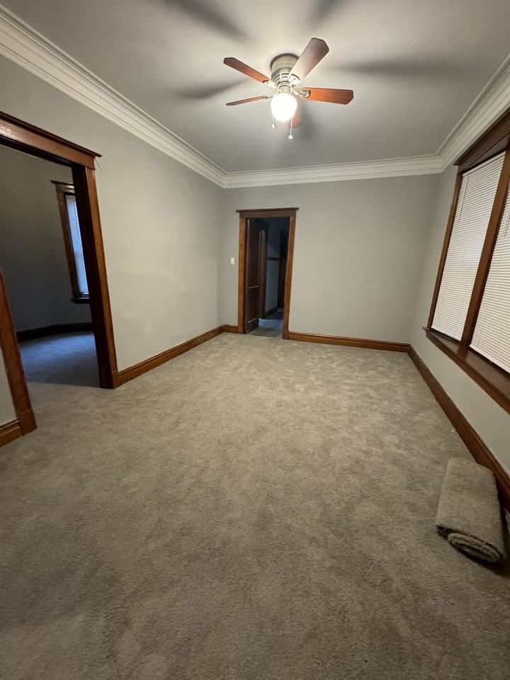 5531 S Wood St - Photo 2 of 7
