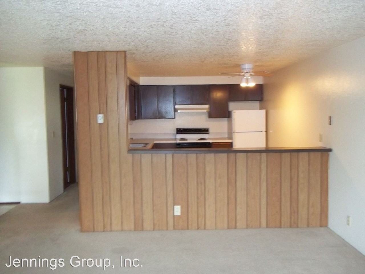 1555 West 18th - Photo 3 of 7